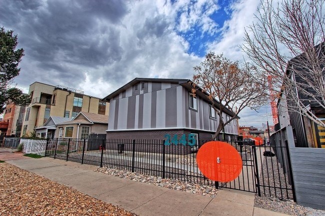 2445 Lawrence St in Denver, CO - Building Photo - Building Photo