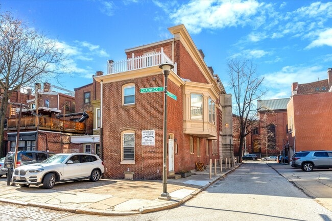 313 S 17th St in Philadelphia, PA - Foto de edificio - Building Photo