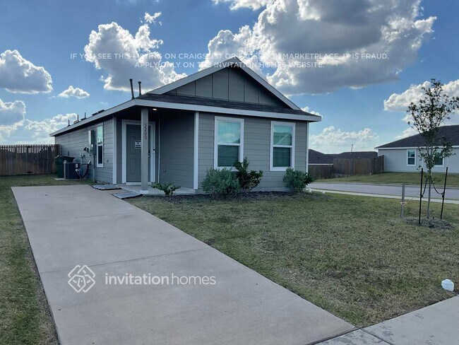 3200 Crestone Dr in Crandall, TX - Building Photo - Building Photo