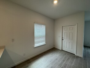 1688 Gdn Grv Ct in Jacksonville, FL - Foto de edificio - Building Photo