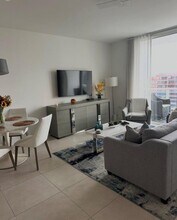 401 N Birch Rd in Fort Lauderdale, FL - Foto de edificio - Building Photo