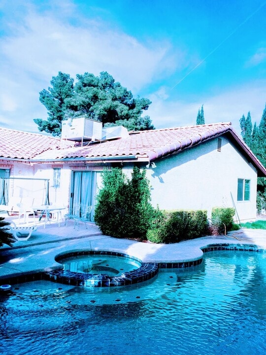 5315 Winston Dr in Las Vegas, NV - Foto de edificio