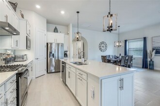 19200 Aqua Shore Dr in Ft. Myers, FL - Building Photo - Building Photo