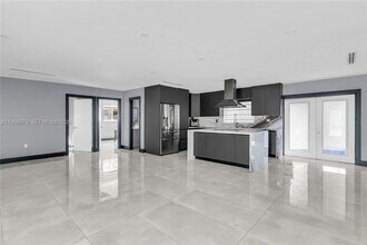 500 SW 64th Pkwy in Pembroke Pines, FL - Building Photo - Building Photo