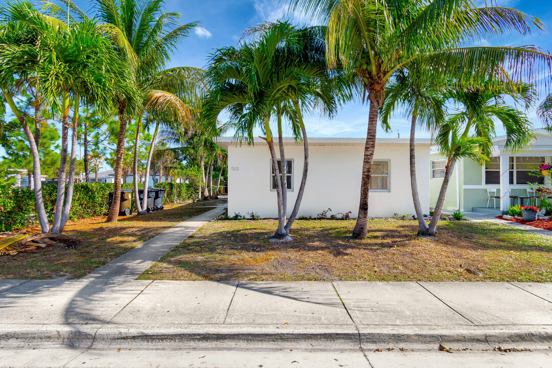 502 S E St in Lake Worth, FL - Building Photo