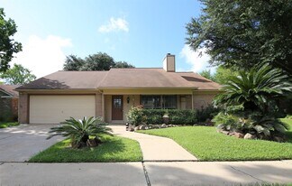 13339 Somersworth Dr in Houston, TX - Building Photo