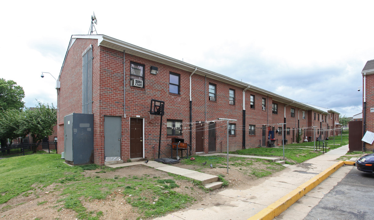 MuCulloh Housing Lowrise in Baltimore, MD - Foto de edificio