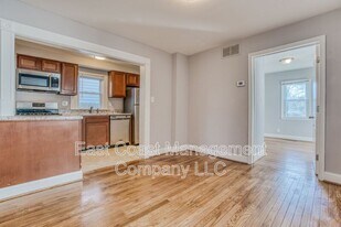 214 Center St in Dundalk, MD - Building Photo