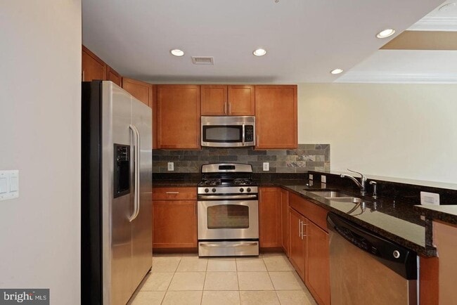 8191 Strawberry Ln in Falls Church, VA - Building Photo - Building Photo
