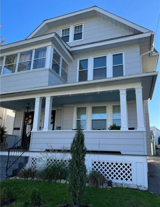 37 Seaview Ter Rentals in Bridgeport, CT