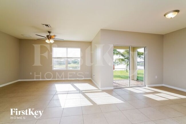 3452 Acapulco Cir in Cape Coral, FL - Building Photo - Building Photo