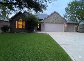 13510 Wintercrest Dr in Montgomery, TX - Building Photo