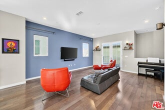 5933 W Luna Park in Los Angeles, CA - Building Photo - Building Photo