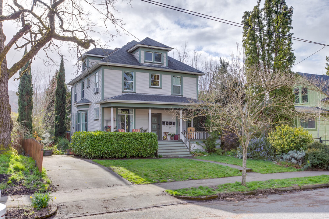 9426 N Edison St in Portland, OR - Building Photo