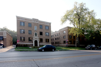 College Court Condominiums in Indianapolis, IN - Building Photo - Building Photo