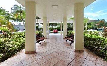 2851 Leonard Dr in Aventura, FL - Building Photo - Building Photo
