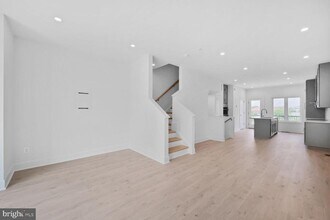 2614 Connecticut Ave NW in Washington, DC - Building Photo - Building Photo