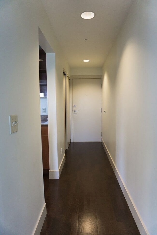 1711 E Olive Wy in Seattle, WA - Building Photo - Building Photo