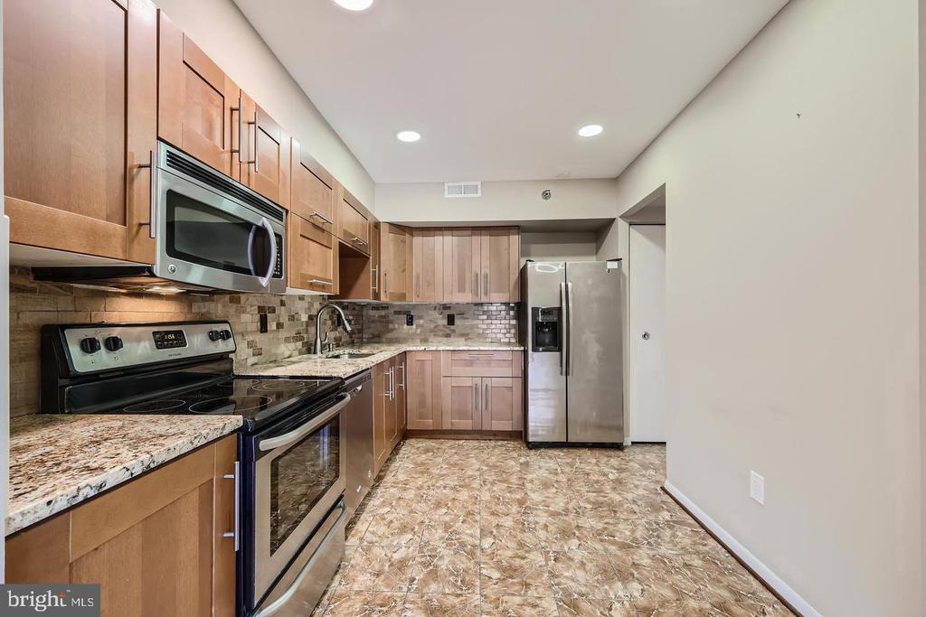 7203 Rockland Hills Dr in Baltimore, MD - Building Photo