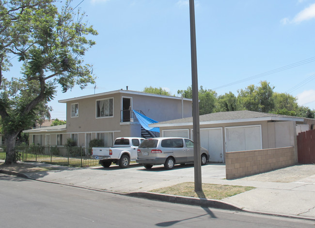 1902 Evergreen St in Santa Ana, CA - Building Photo - Building Photo