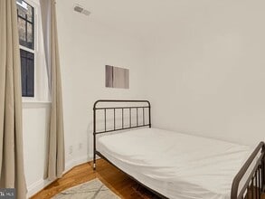 1835 Mintwood Pl NW in Washington, DC - Foto de edificio - Building Photo