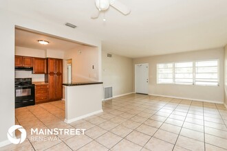 331 SW 64th Way in Pembroke Pines, FL - Building Photo - Building Photo