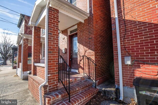 106 S Maple Ave in Martinsburg, WV - Building Photo - Building Photo