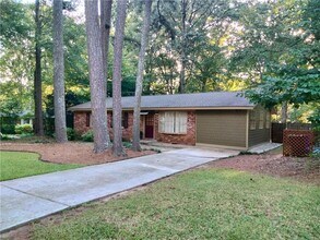 1009 Verdi Way in Clarkston, GA - Building Photo - Building Photo