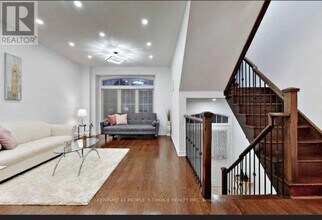 80 Lorenzo Cir in Brampton, ON - Building Photo - Building Photo