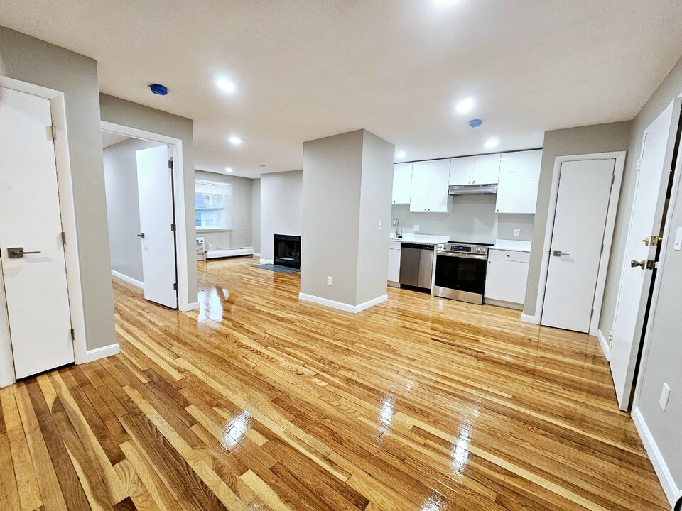 44 Evergreen St, Unit 34 in Boston, MA - Building Photo