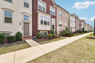 13706 Petrel St in Clarksburg, MD - Building Photo - Building Photo