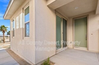 35944 Randall Ln in Palm Desert, CA - Foto de edificio - Building Photo
