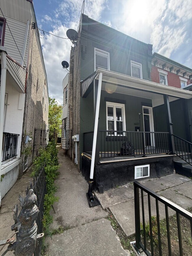 6022 Pine St in Philadelphia, PA - Building Photo - Building Photo