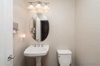 10428 Duxbury Ln in San Diego, CA - Building Photo - Building Photo