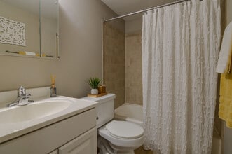 Crystal Springs in Silver Spring, MD - Building Photo - Building Photo