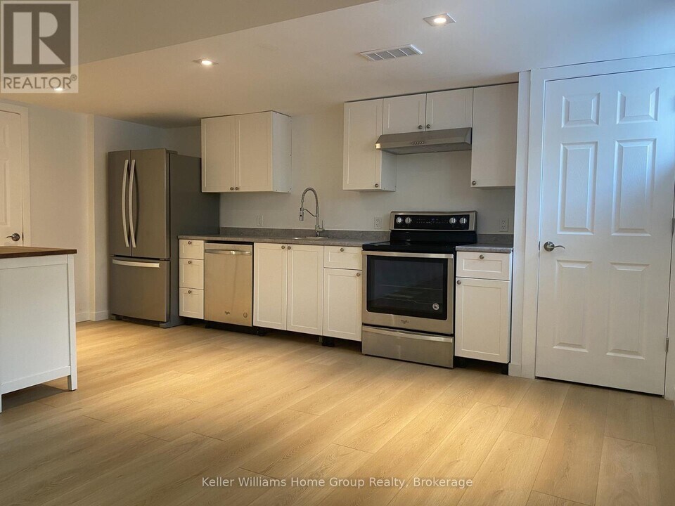 11 Caribou Crescent in Guelph, ON - Building Photo