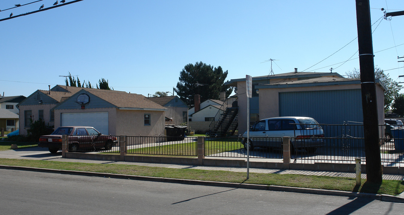 14621 Adams St in Midway City, CA - Building Photo