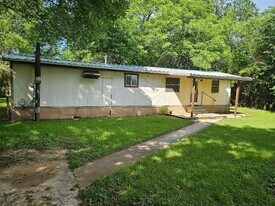 101 Taylor Ln in Elgin, TX - Building Photo