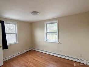 11 S 10th Ave in Highland Park, NJ - Building Photo - Building Photo