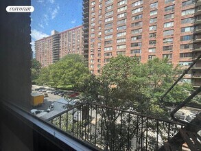 26 W 97th St in New York, NY - Building Photo - Building Photo