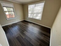 107 Roosevelt Rd photo'