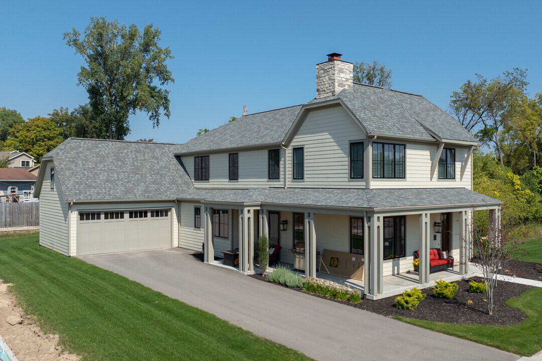 Breton Hamlet in Grand Rapids, MI - Building Photo