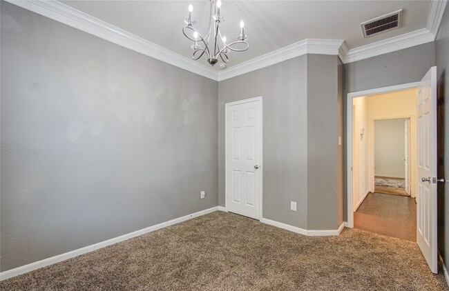 property at 18707 Naples Ridge Ct