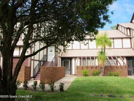 831 Greenwood Manor Cir, Unit 8D in West Melbourne, FL - Building Photo