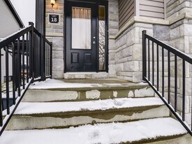 18 Lucien-Gendron Rue in Gatineau, QC - Building Photo
