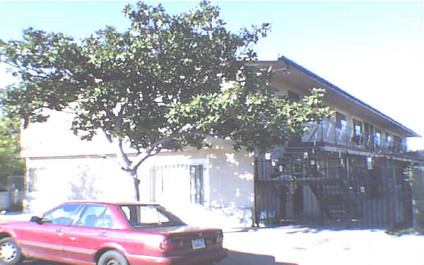 2405 E Spaulding St in Long Beach, CA - Foto de edificio - Building Photo