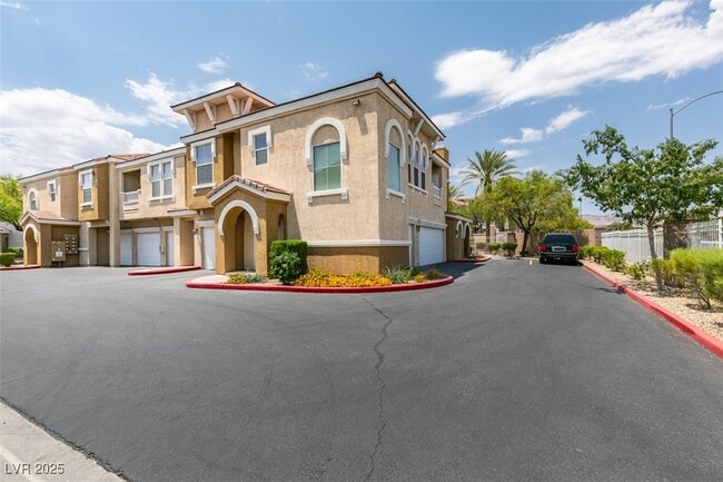 10001 Peace Way in Las Vegas, NV - Building Photo - Building Photo