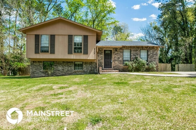 property at 2109 Pershing Rd