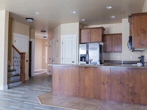 1532 N Venetian Way in Saratoga Springs, UT - Building Photo - Building Photo