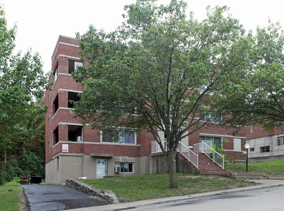 1613 Asmann Ave in Cincinnati, OH - Foto de edificio